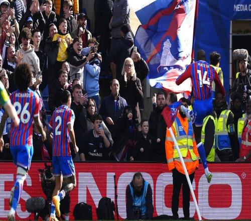 紐卡25分白送后，Mateta替補9分鐘連捅兩刀