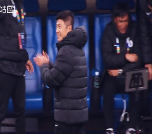 盲目跟風要壞菜！大連剛三連勝為李國旭找備胎澳洲教頭要來了