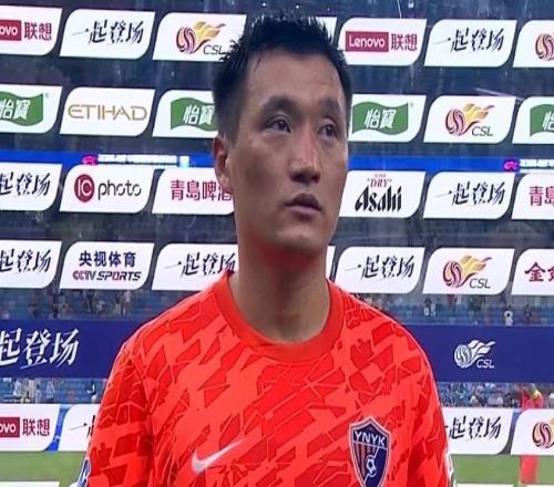 唐淼：球隊(duì)踢得比較頑強(qiáng)，大家團(tuán)結(jié)一致拼到了最后