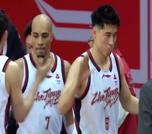 浙江男籃力克江蘇,程帥澎15+3+4陸文博18分,龐崢麟18+5