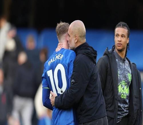 師徒情深，瓜迪奧拉賽后抱住帕爾默親密交流