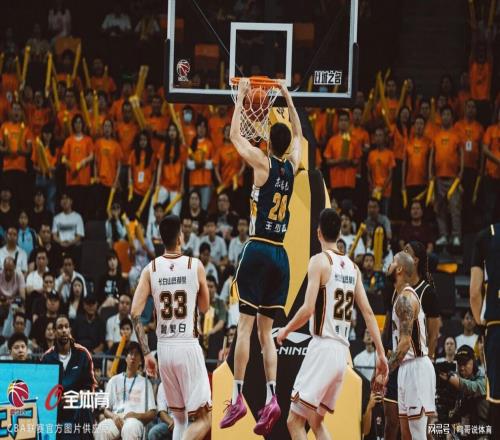 徹底殺瘋！上海18連勝創紀錄，3場逆轉+2場慘案，CBA排名更新