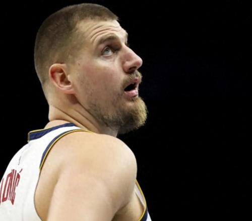 約基奇：包攬籃板王+助攻王！56年神跡誕生