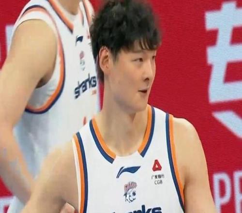 盧偉：很榮幸擁有這么好的球員提前鎖定常規賽冠軍希望有好的結果