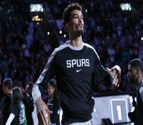 文班亞馬第3季提前熄火：25+11+3的DPOY，馬刺卻玩砸了