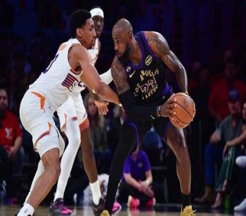 41歲老詹被迫重當(dāng)湖人大當(dāng)家，詹皇：看起來還挺酷，感覺還不錯(cuò)