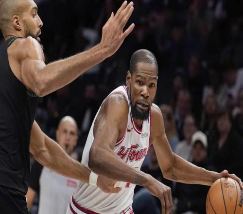 嗨，火箭隊(duì)凱文杜蘭特看到球迷投進(jìn)價(jià)值1萬美元的球后激動(dòng)不已