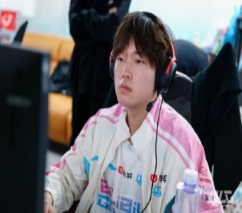 BLG發(fā)布EWC預(yù)選賽賽前返圖：最近賽程有些密集，大家辛苦了