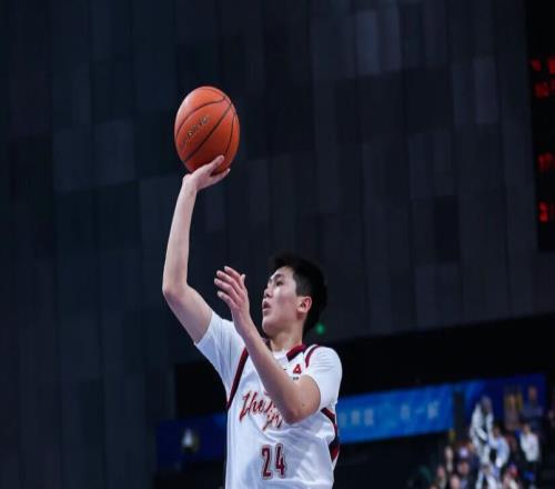 轟23分+3記三分！中國(guó)男籃18歲1米88射手崛起：全運(yùn)會(huì)曾轟52分