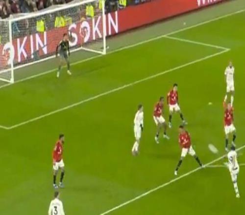 內維爾解說時說“利茲需要打進第2球”，話音未落曼聯就被進了