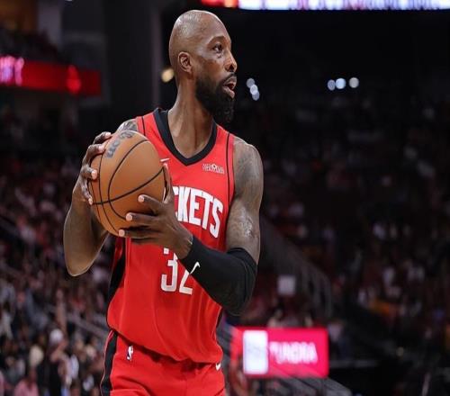 狀態大不如前了，火箭鋒線老將已經打完了生涯常規賽最后一戰