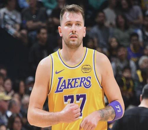 湖人起飛了！東契奇多次注射！里夫斯有望首輪復(fù)出