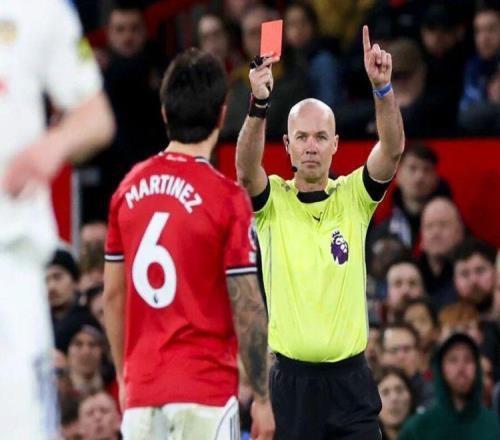 冤利馬拉對手頭發被直紅罰下此前富勒姆后衛同樣動作卻沒事