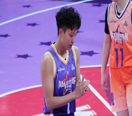 夢(mèng)想選中冉珂嘉！1.81米籃板王將登陸WNBA宮魯鳴早已認(rèn)可她天賦