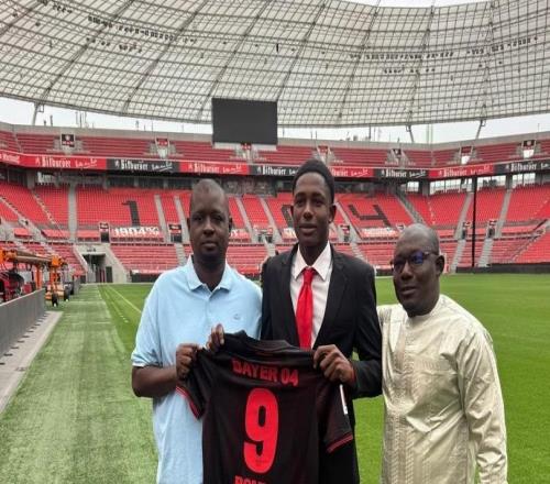 記者：勒沃庫森已經簽下18歲馬里前鋒恩吉庫拉邦巴