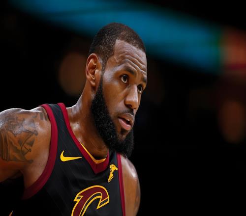 刷新紀(jì)錄！詹姆斯第70次當(dāng)選周最佳，28.5億播放量力壓文班登頂