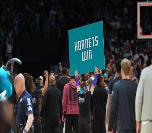 熱火黃蜂鏖戰(zhàn)加時(shí)，哈特在線吃瓜：這比賽太瘋狂！