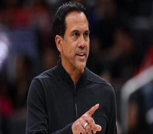 斯波：三球的絆人行為不應出現在比賽中應該被驅逐出場