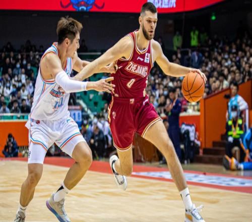 廣東壓哨補強成功!單場50+18大外援加盟,杜鋒補強陣容最弱一環(huán)