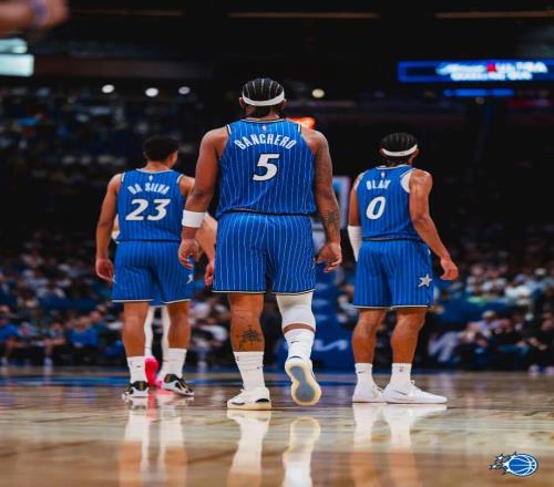 躺平!命中率墊底+三分14中1,5年2.39億啊,徹底拉胯了