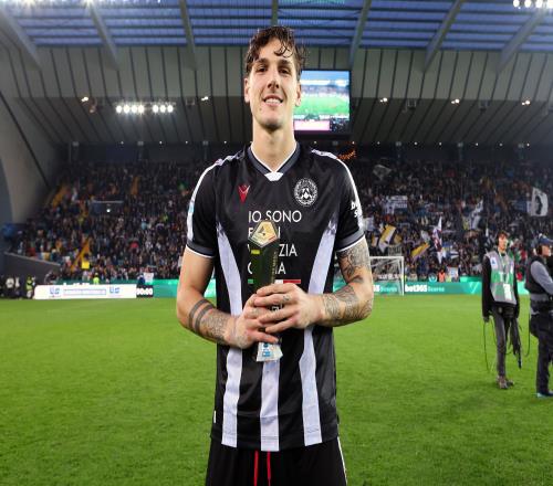 足球新聞：扎尼奧洛在烏迪內斯閃耀，讓尤文那不勒斯米蘭齊齊掀起追逐戰_意甲直播