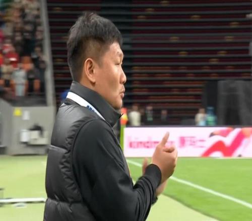 純粹的川渝德比！昔日深足助教掀翻主帥劉建業擺大巴等陳濤破