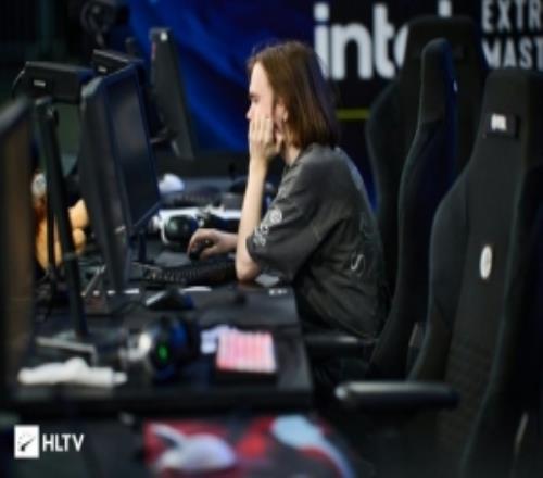 donk賽后社媒自曝身體抱恙:多日惡心頭痛,大家為我祈福吧