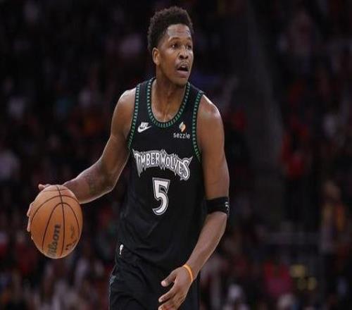 愛德華茲談球隊狀態波動：之前想熬到季后賽再說現在沒有借口了