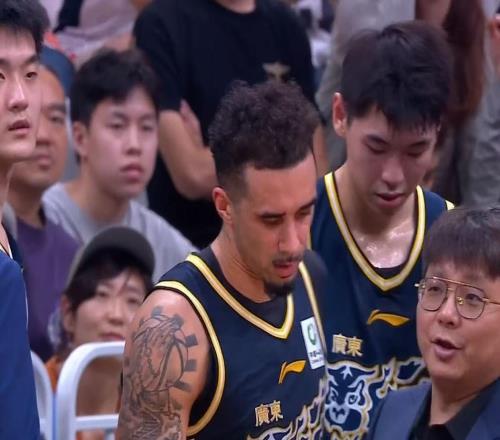 裁掉奎因還是薩姆納廣東隊簽下拉科塞維奇，力保杜鋒躺進總決賽