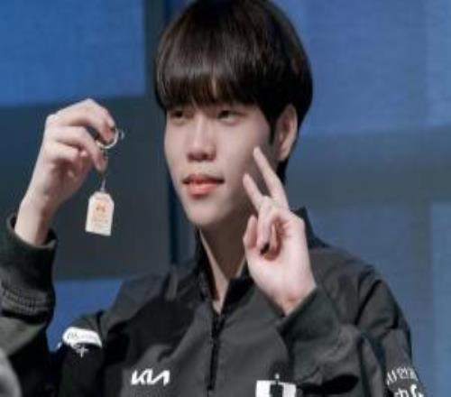 毀我許哥基業(yè)！Siwoo維魯斯幫完送冒進(jìn)害SMK卡牌團(tuán)戰(zhàn)毫無作用