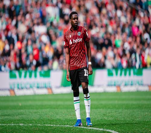 羅馬、維拉和布萊頓對20歲后腰阿塞科表現出興趣,拜仁開價約1200萬_意甲直播