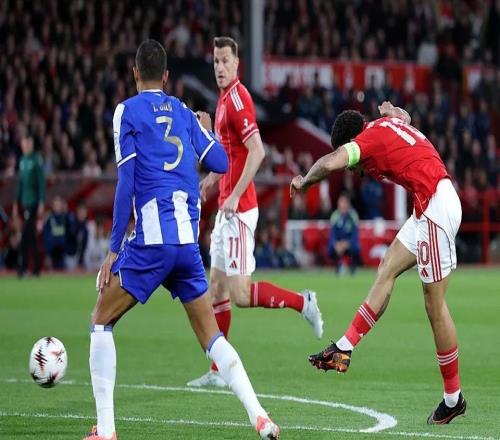 森林主帥的甜蜜煩惱：歐戰(zhàn)半決賽與傷兵滿(mǎn)營(yíng)