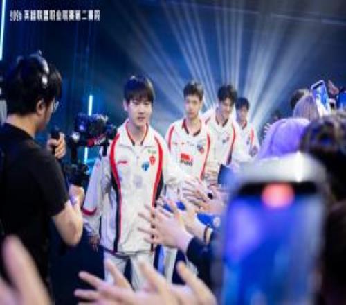 太猛了吧！TES橫掃BLG后戰(zhàn)績來到4勝1負，暫列LPL常規(guī)賽榜首！