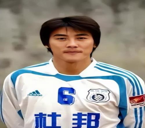 李明本賽季從國安俱樂部辭職后！首次回到工體看球，引發(fā)熱議