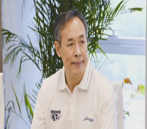 23年前拯救中國男籃！禁賽3年終于復出，這次別再犯錯...