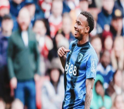 17歲前鋒10球追平紀(jì)錄，英超青訓(xùn)工廠又出貨