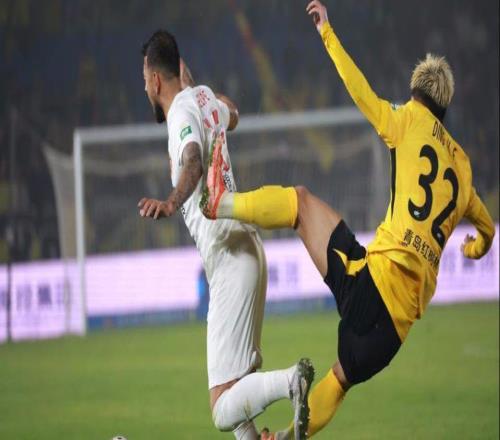 飛踹鐵人外援背部染紅34歲前國腳因嚴重犯規遭追罰禁賽1場罰1萬