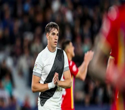 西甲生存戰：一個"笨重"前鋒如何改寫保級劇本