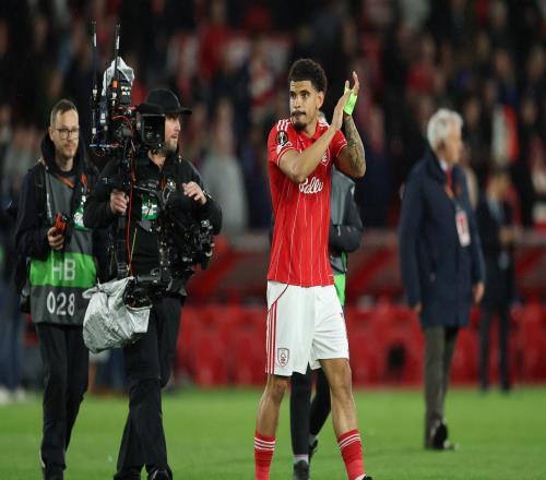 一支換過四任主帥的球隊，憑什么殺進歐戰四強