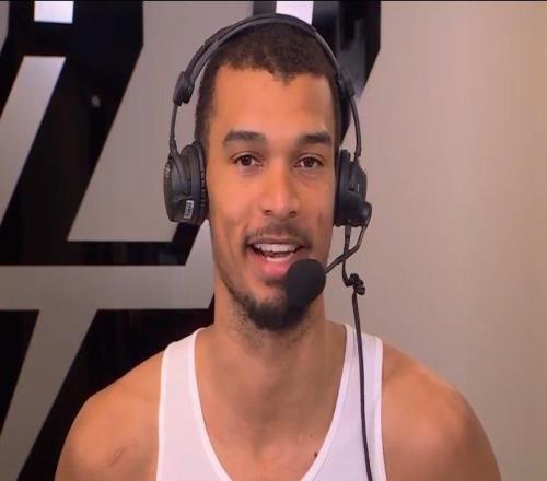 文班亞馬拿媒體獎，馬刺在賭什么