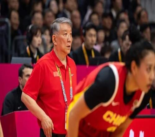 6人報(bào)到，僅1人訓(xùn)練，13人缺席，4人離隊(duì)，宮魯鳴要加把勁兒了