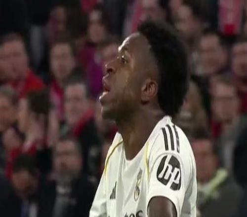 皇馬出局急眼了！貝林厄姆抱怨不傳球，維尼修斯怒懟：閉嘴