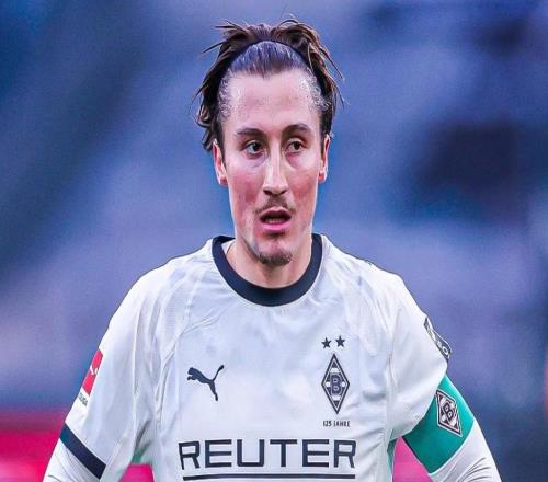 賴茨下賽季將加盟萊比錫，門興球迷拉橫幅抗議其不配當(dāng)隊長