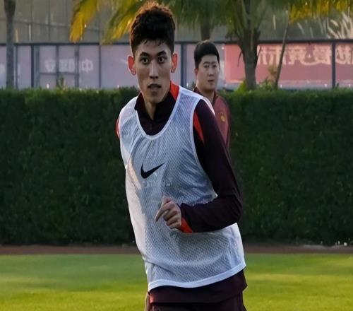 5輪0出場！伊萬重點(diǎn)提拔的國足新星慘遭韓鵬無視，淪為中超多余人