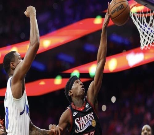 12分完勝！76人晉級季后賽：全場狂歡慶祝，首輪將戰凱爾特人