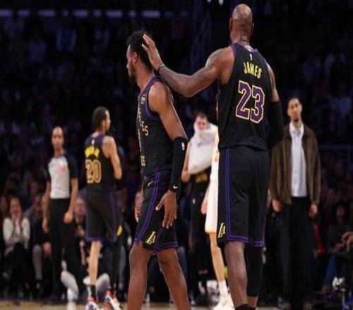 父子同臺征戰季后賽！詹姆斯真情流露：這是我生涯最棒的事