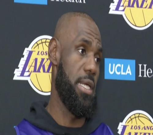 詹姆斯：季后賽里的我專注度會更高，打火箭不能光針對杜蘭特