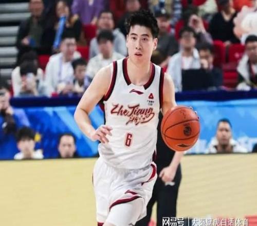 16分大勝！拒23分逆轉(zhuǎn)！CBA最新排名：黑馬力壓廣東+北京穩(wěn)居第3