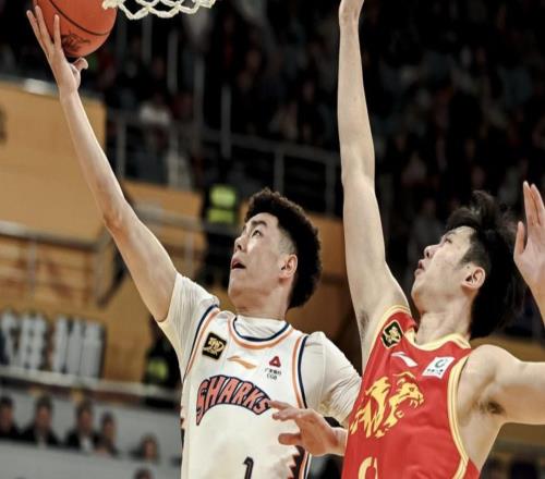 記者：阻攔李添榮與球迷互動者為場館方負責人，非首鋼俱樂部人員