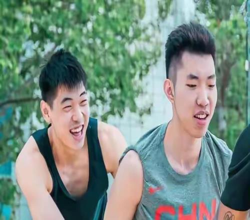 CBA一對親表兄弟！同為國字號球員，如今各為其主，成為核心球員